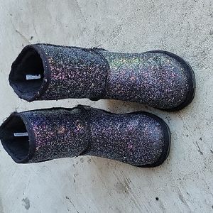Girls faux fur lined multicolored sparkle glitter boots.